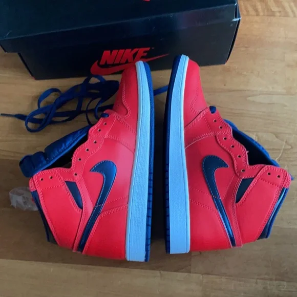 Sneakers - Picture 4 of 12